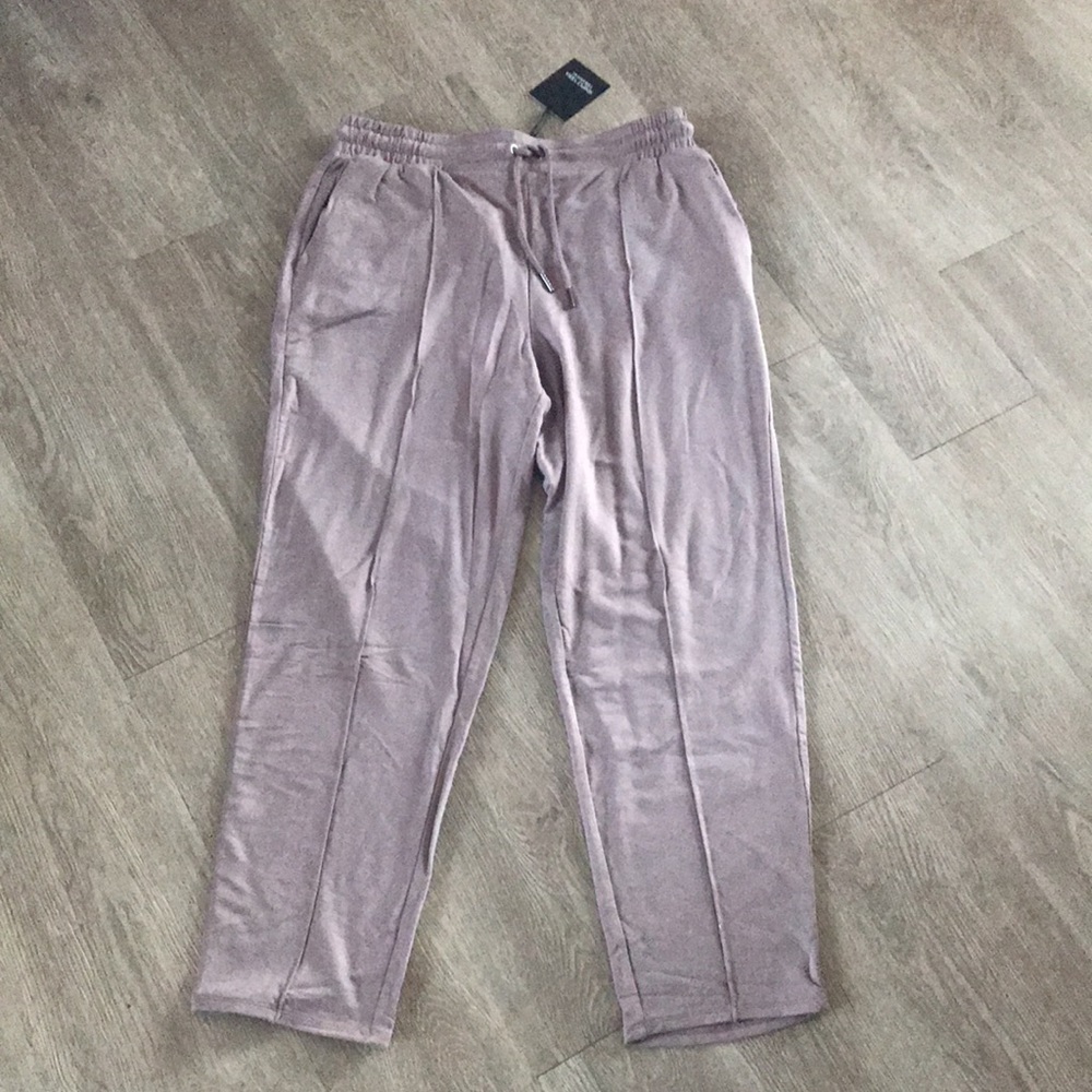 Vera Wang soft pull on pants